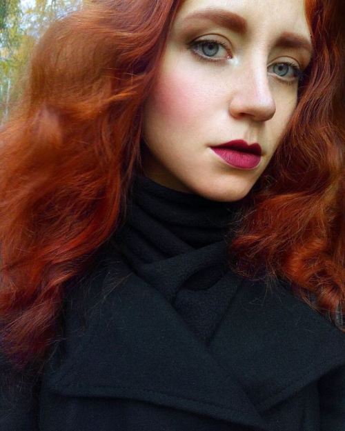 #redhead #redheadgirl #redhair #autumn #gothic #gothgirl #sedness #decadance #black #gingerhair #gin