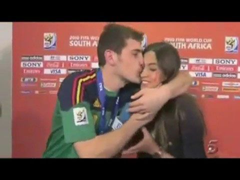 Dime donde te besa y te diré que siente...