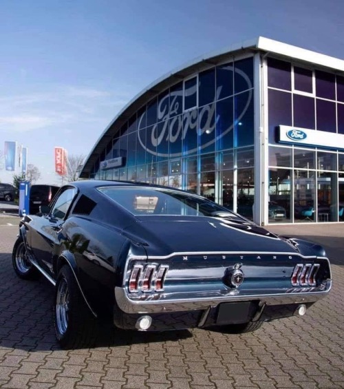 yourcarsstuff:  67 Ford Mustang