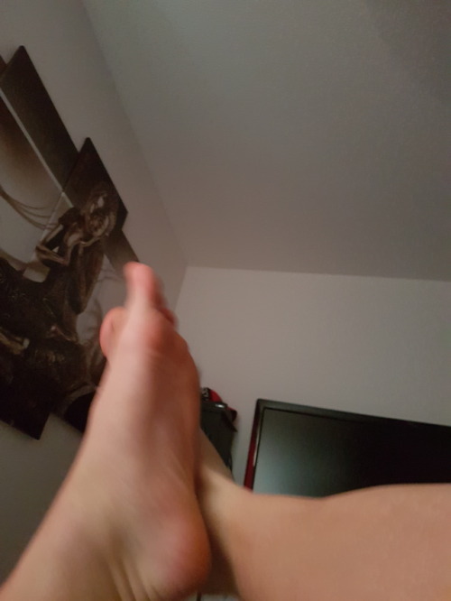 Meine Füsse. Wer mag mal ran ?