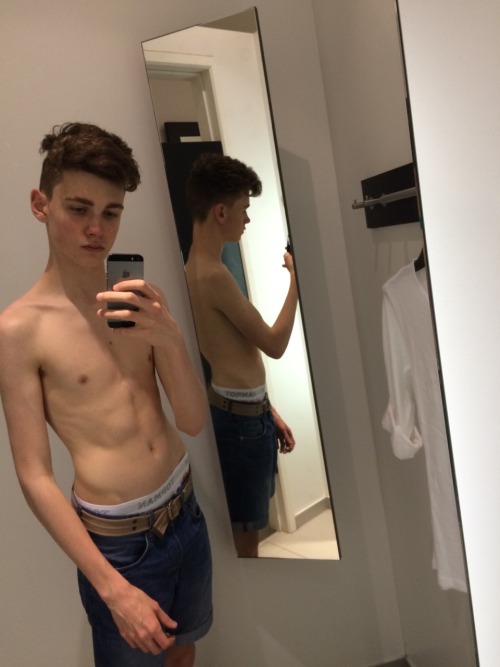 https://horniboisteenbois.tumblr.com/post/166914846573