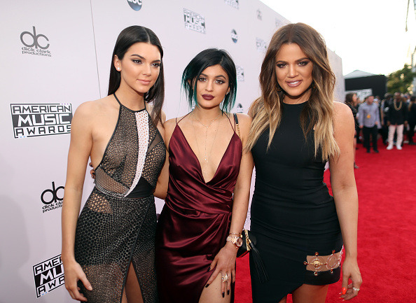 jenner-news:  11.23.14 Kendall, Kylie, and Khloe on the red carpet at the AMAs