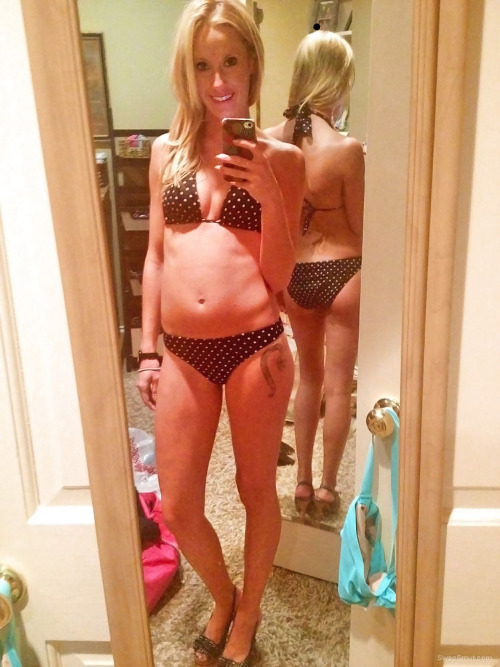 wivesforreblogging:  Self shot Cyndi - a submission to wivesforreblogging