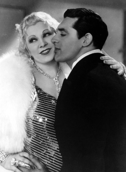 On this day in 1893, a screen legend was born. Paying respect to the one and only Miss Mae West! (b.