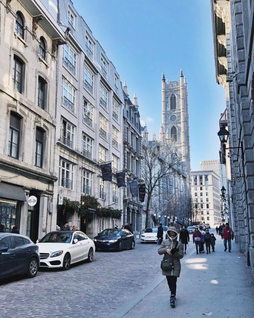 Rue Saint-Suplice reminds me of grabbing early morning croissants with @_jacque1ine_ on Sundays in P