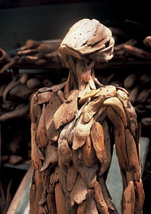 littlelimpstiff14u2: Haunting Driftwood Sculptures By Japanese Artist  Nagato Iwasaki Nagato Iwasaki is one of those artists you don’t know much about. But his art talks for itself. The Japan-based artist creates incredible driftwood sculptures. Each