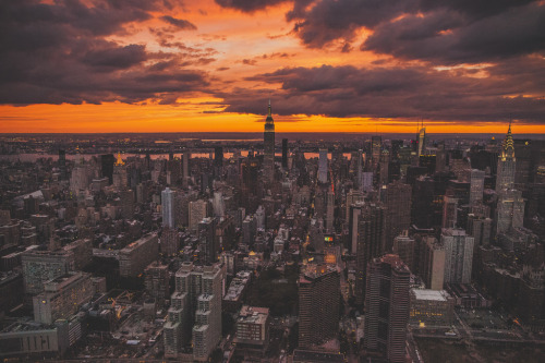 atraversso:NYC Sunsetby Jose TutivenPlease don’t delete the link to the photographers/artists, thank