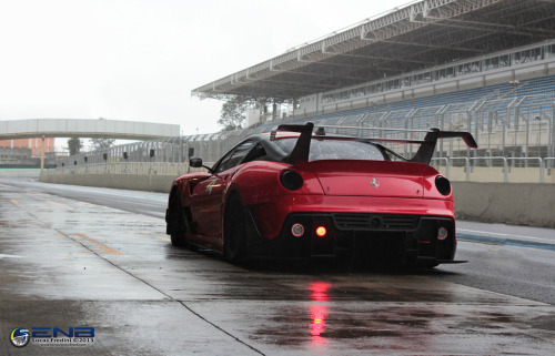 automotivated:  Queen of downshift (by Lucas Fredini)