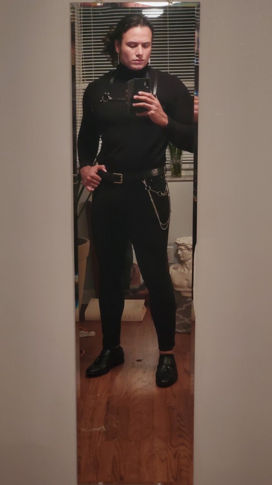 imaginedsoldier:Thotty turtlenecks and harnesses I can barely snap closed over my tits.