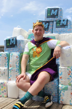 daddyslittlesubmissiveboy:  lilpaddedginger:  As a Little Prince I felt it was important to lay claim to the diaper throne that was made with all the donations from ABU and Rearz at @tomkat-campout! All hail his royal crinkleness! hehe   That’s a HUGE