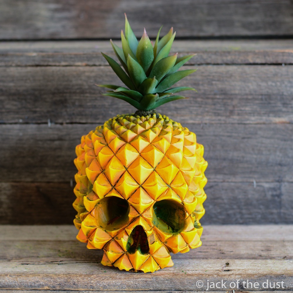 coolthingoftheday:  Skull sculptures by Jack in the Dust.  (Artist) 