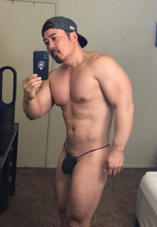 isleboy808:aieaguy:dr3clryjn:Cousin Micah is a serious bodybuilder contender, and wanted to show me his progress&hellip;think some parts need to be better defined, for sure!Fucking just my type 