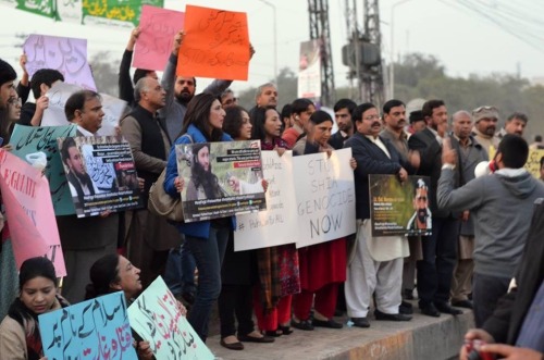 gha-yal: Civil society in Lahore, Pakistan, protests against the brutal suicide attack in an Imam Ba