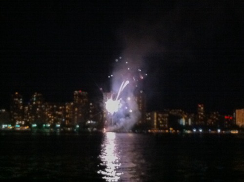 gummijay:  A catamaran ride in Waikiki with a fireworks show. I love my job. I got bored and flew to Hawaii for 40$!!