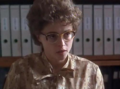 my-helena-b0nham-carter:  my-helena-b0nham-carter:  Helena Bonham Carter as Karen Kightley in Sweet 