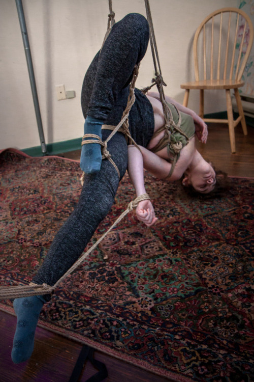 theropediary:  Recalibration - At the end o NARIX, both Marcy and I really needed to reset, and what better way to do it?      11/19/17Rope/Photo: Marceline_VQ          Bottom: AnyaDemure