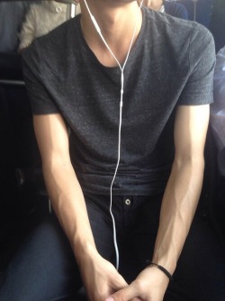 hotguysareeverything:  Another weakness..