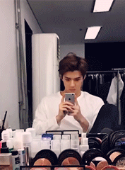 officialsmtown:  superbwastelandcupcake:  khunwufan: sehun being dumb @officialsmtown come collect w