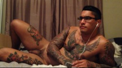 boybenji78:  Omg I’m friends with him on Facebook!… I think that he is so fuckin gorgeous and I’ve always wanted to see him naked!… I’m in love!!!…