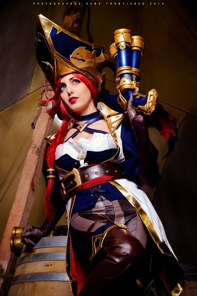 league-of-legends-sexy-girls:  Miss Fortune Cosplay