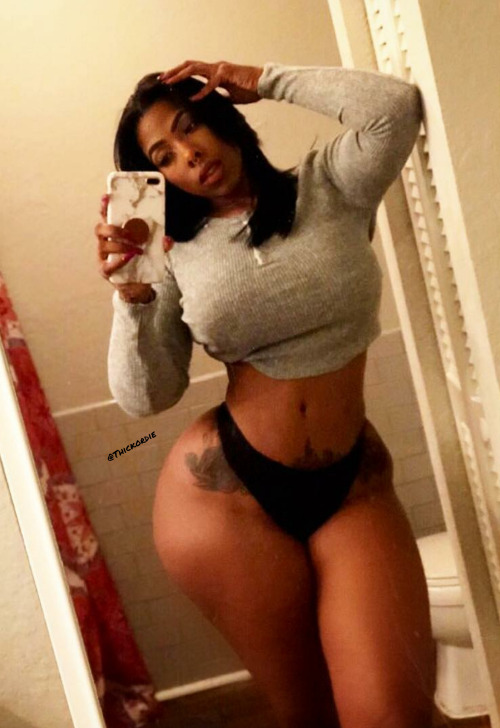 Porn sxycurves:  thickordie:  @OhSoYouLee……😬😬💪🏾💪🏾… photos