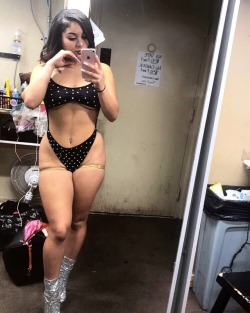 stripper-locker-room:  https://www.instagram.com/hiarianna/