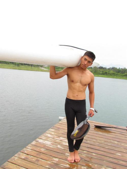 hsxiaoyu:  hbst:  Cute sporty guy!  Follow: http://hsxiaoyu.tumblr.com/ You can find more 
