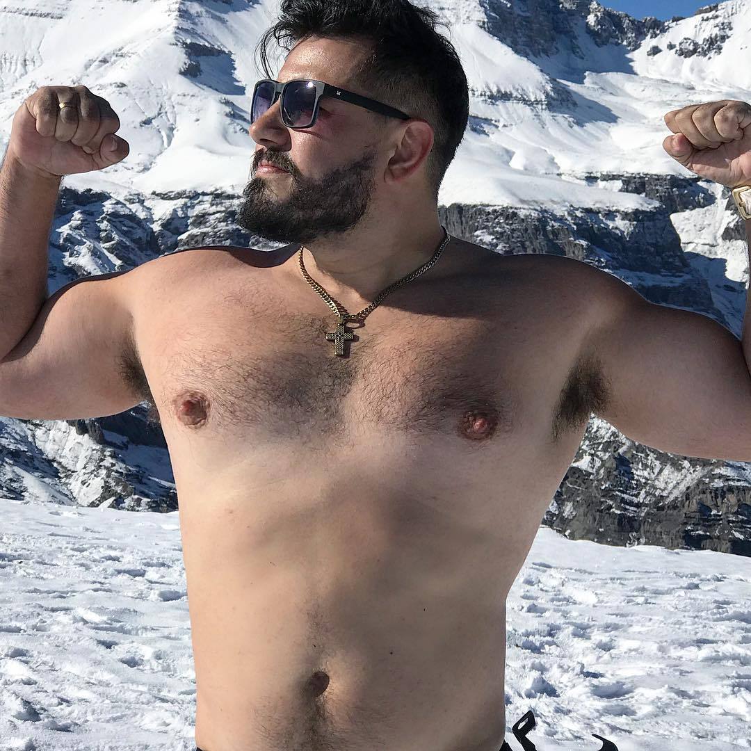 bear-hairy:  bear-hairy:  Déjanos tu comentario 🐻. Rebloguea y comparte el contenido