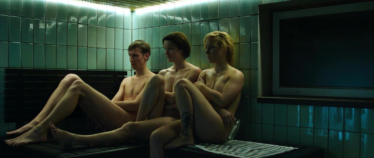 Lenna Kuurmaa in Naked Harbour