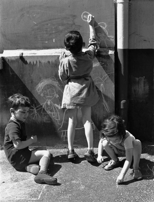 artpictural - Denise Colomb - Dessins d’enfants dans la rue,...