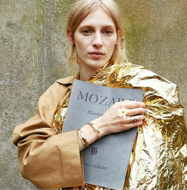 thevamoose: Julia Nobis by Juergen Teller 