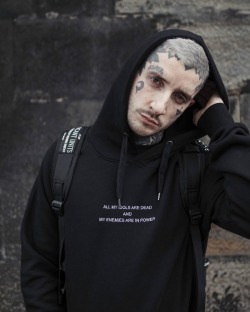 disturbiaclothing:  All my idols are dead