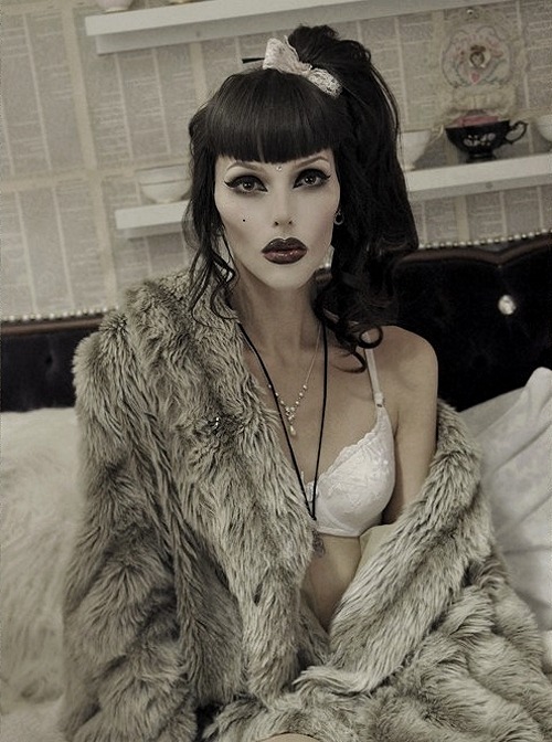 androfeminine:  Meeka Malcou