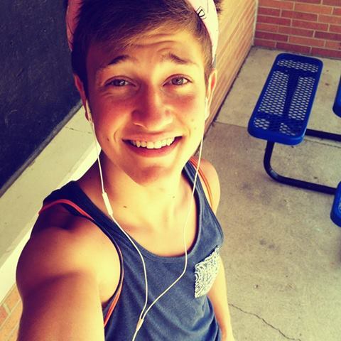 heyskyler:  vndiscovered:  hey   still my favorite picture of you