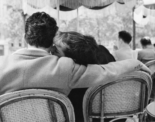 steroge: Bert Hardy Sunday Morning at the Champs-Élysées, Paris, 1951