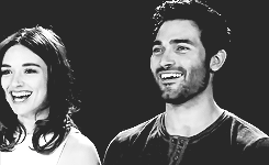 dailytylerhoechlin:tyler hoechlin + scrunchy face
