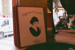 axaena:  cafe des deux moulins (by pearled)