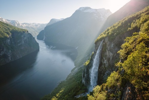 magrei:The infamous Geirangerfjord, Norway.