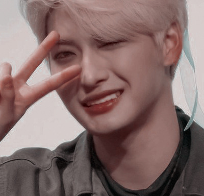Seonghwa. Icons - ATEEZ.