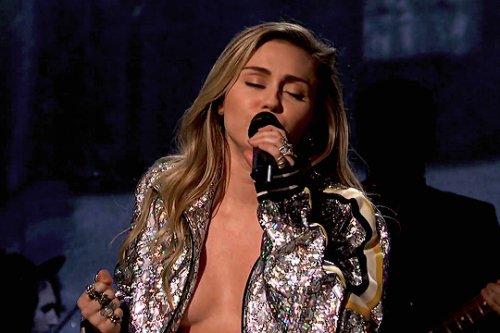 mileycyrusdaily:Miley Cyrus performing Nothing Breaks Like a Heart - SNL on December 15th, 2018.