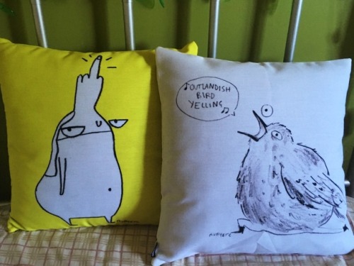 rubyetc: moodmoth: now my bed conveys my only 2 emotions thanks @rubyetc yehaw!