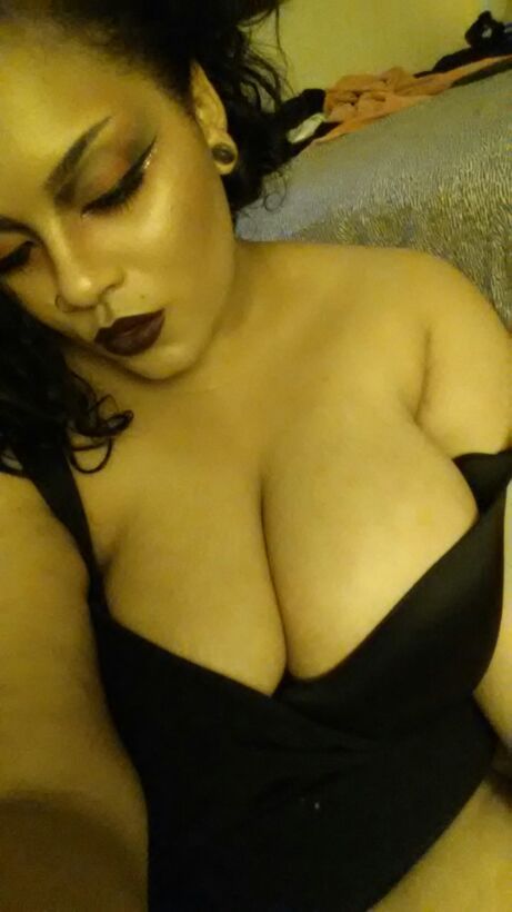 killerkurves:  d-e-r-r-i-c-k-a:  I should be a model or something. 