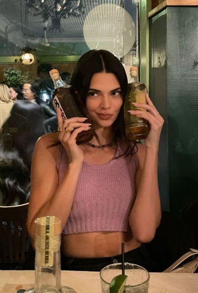 Kendall Jenner 885e15a011ffa7fedb74530256f597a252513d88