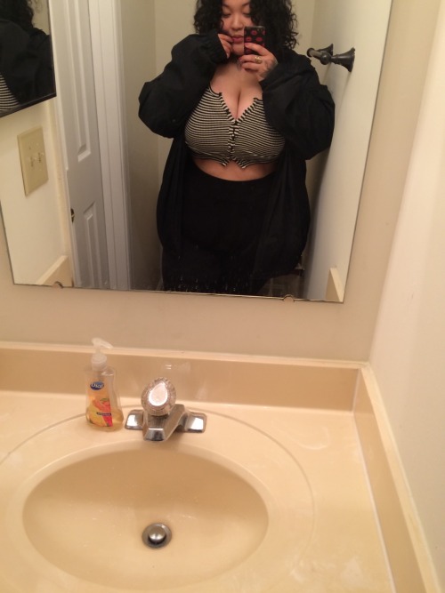 ohreinababyy:  Sending photos throughout the day to let you know I miss you.