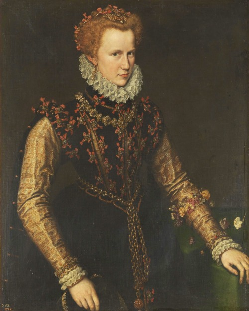 tiny-librarian:Portrait of a woman thought to be Jane Dormer, Duchess of Feria, who served as a lady