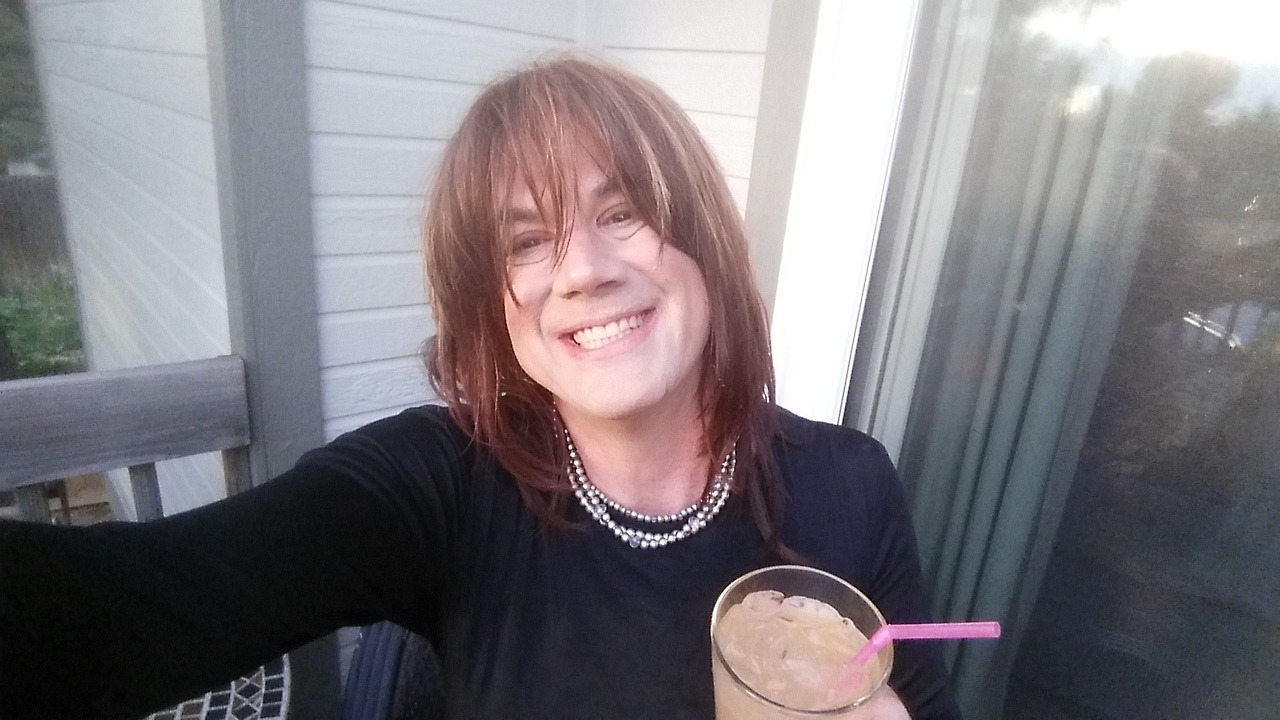 girdleluv:  reallyfunsissycd:  Happy Friday! The start of a weekend of serving Alpha