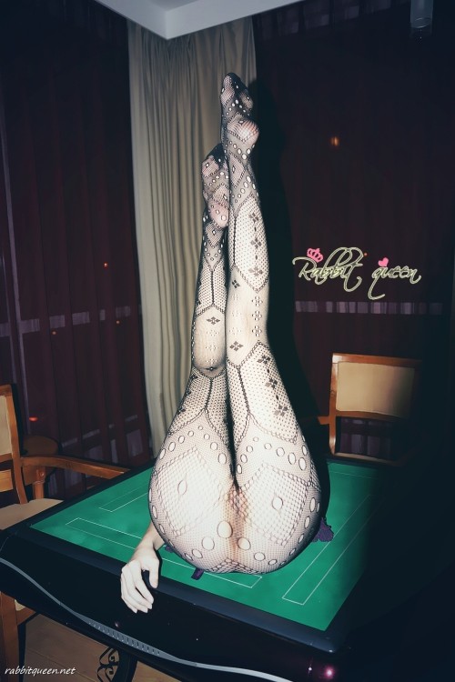 rabbitqueennude:  蕾丝兔宝宝 荷官的事 www.rabbitqueen.net 