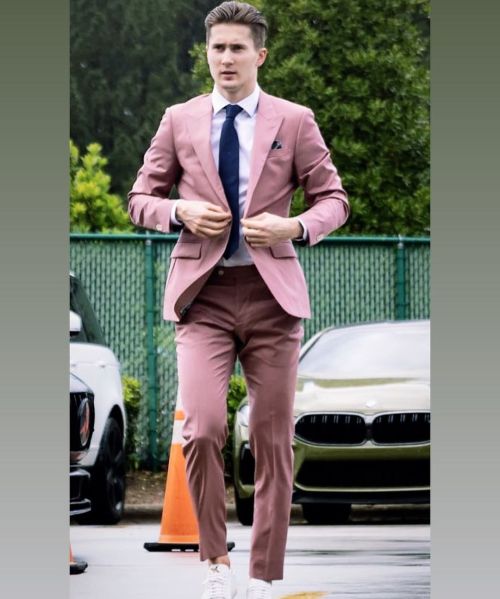 Look Good Play Good @martinnecas #customsuits#madetomeasure #bespoke #beglorius #menstyle #gentlem