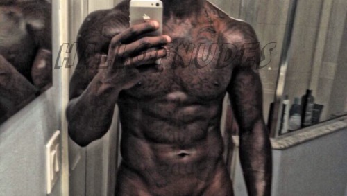 hallofnudes:  Who doesn’t love some dark chocolate