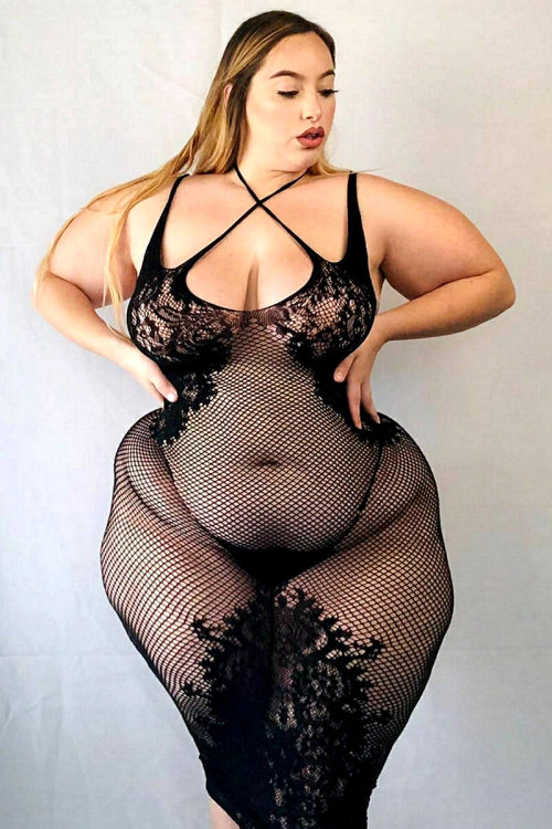 neptitudeplus:  Genetics gave her a scruptious hourglass figure, but she wonders if she’ll still have this shape after she gains the next 100 pounds? (insta: @lil.snow.cake)